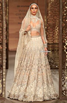 Tarun Tahiliani - India 🇮🇳 Couture Week 2023, Tarun Tahiliani Lehenga, Wedding Lehengas Bridal, Indian Colours, Indian Couture, Indian Wedding Jewelry, Groom Outfit, Couture Week