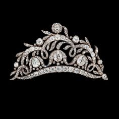 Art deco 925 sterling silver royal tiara, for her, wedding tiara, bridal  jewelry  Metal: Sterling Silver Metal Purity: 925 Metal Wt: 90.50 Grams Diamond Type:American Diamond zircon CZ  Diamond Color:white  Diamond Clarity:AAA+ Diamond-Cut: Good Diamond Shape: Round  Diamond Wt: 35.89Ctw Item Hight: 58.98 mm Item inner Length: 296 mm Stone Type: Natural zircon  Product Color: Oxidized Black and Gold Rhodium Plated on Sterling Silver Royal Crowns, Beautiful Tiaras, Royal Tiaras, Diamond Tiara, Royal Jewels, Wedding Tiara, Royal Jewelry, Crown Jewels, Tiaras And Crowns