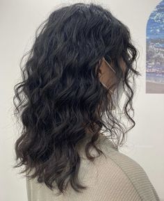 Medium Hair Digital Perm, Asian Perm Hair Medium, Permed Asian Hair, Korean Hairstyle Curly, Natural Wavy Hair With Layers, Short Curly Asian Hair, Butterfly Haircut Wavy Curly Hair, Digital Perm Medium Hair Shoulder Length, Haircut Curly Hair Medium