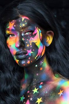 Black And Rainbow Unicorn Face Art #stars #blackunicorn ★ Although a unicorn makeup look is not one of the most popular for Halloween, it is definitely worth opting for. We have selected the best makeup ideas to match any taste, from cute and easy rainbow makeup to a dark and dramatic look with glitter. #fairyunicorn #unicorn #unicornmakeup #halloween #halloweenmakeup Unicorn Makeup Ideas, Derby Makeup, Ideas For Parties, Fantasy Make-up, Halloween Make-up Looks, Smokey Eye Easy, Galaxy Makeup, Art Stars, Cute Halloween Makeup