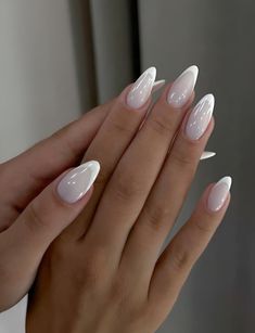 Nails French Ideas Almond, Winter Nails Neutral Simple, Inspo Nails Winter 2024, Simple Festival Nails, Almond Simple Nail Ideas, Stunning Nails Classy, Neutral Holiday Nails Classy, Winter Nail Ideas Acrylic Almond, Winter Nail Inspo Acrylic