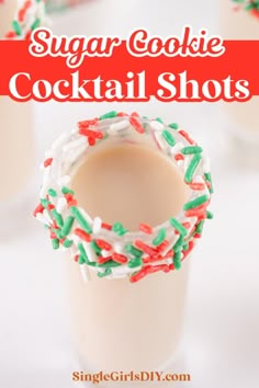 Sugar Cookie Cocktail Shots made with Vodka, Bailey's Irish Cream, and Amaretto are sure to be a popular treat at your Christmas parties! Christmas Cookie Shots, Christmas Shots Alcohol Recipes, Baileys Shot Recipes, Sweet Christmas Cocktails, Holiday Shots Alcohol, Sugar Cookie Shots, Christmas Shots Recipes, Sugar Cookie Cocktail, Christmas Shots Alcohol