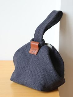 Overview: (1)100% Linen Fit &Sizing: Non-Stretchable #linen #bag #handbag #clutchbag Tas Denim, Clutch Bag Pattern, Unique Handbag, Japanese Bag, Upcycle Sewing, Floral Handbags, Navy Blue Linen, Bag Designs