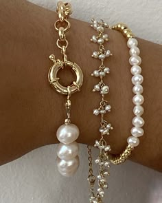 pearl bracelets Pearl Jewelry Handmade, Jewelry Design 2023, Pearl Jewelry Ideas, Trending Jewelry 2023 Handmade, Bracelet Trends 2023, Perls Jewellery, Handmade Luxury Jewelry, Luxury Beaded Bracelets, Jewelry 2023