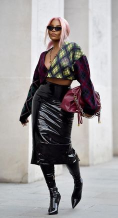 Juliette Foxx, Nyfw Style, Simple Style Outfits, Streetwear Chic, Celebrity Style Inspiration, Lipstick Bag, Effortlessly Chic Outfits, Feminine Chic, The Necklace