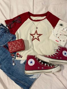 Outfit Ideas With Red Converse, Cute Outfits Converse, Red Star Outfit, Clothes With Converse, Red Converse Aesthetic Outfit, Red Converse Outfit Summer, Style Red Converse, Dark Red Converse Outfit, How To Style Red Converse