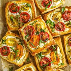 13 Finger Food Appetizer Bites That Will Impress Your Holiday Party Guests Tomato Tartlets, Puff Pastry Recipes Savory, Sommer Mad, Puff Pastry Appetizers, Cheesy Appetizer, Pastry Appetizer, Tomato Tart, Puff Pastry Recipes, Pastry Recipes