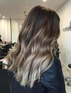 dark brown hair with ash blonde ombre highlights Ash Blonde Ombre, Blond Ombre, Brown Ombre Hair, Ash Blonde Balayage, Ombre Highlights, Brown Blonde Hair