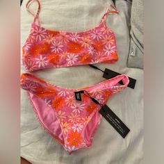 Nwt - Triangl Mica Velvet Floral Pink Bikini. Bottom Classic Fit Size Small. Top Is Small ++ (I’m A 30c/D And I Just Wish It Fit Me Around Tighter So Selling Set) Selling As Set Together Cute Floral Swimsuit, Swimsuit Basket, Preppy Bikinis, Obx Outfits, Funky Fits, Baithing Suits, Colorful Bathing Suit, Pretty Swimsuits, Holiday Finds