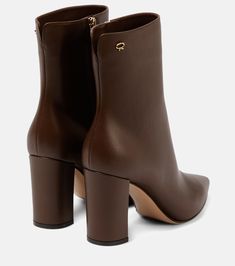 Brown Ankle Boots, Fall Shoes, Dream Shoes, Trendy Shoes, Shoe Style, Outfits Casuales, Beautiful Shoes, Gianvito Rossi