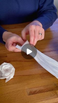 Flower Making Crafts, Giant Flowers Diy, Shabby Chic Diy Crafts, Coffee Filter Flowers, Flower Arrangements Simple, Paper Craft Diy Projects, Handmade Flowers Paper, Paper Flower Tutorial, Flower Diy Crafts