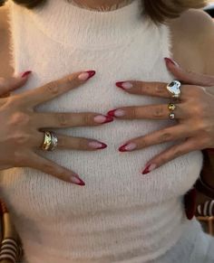 #holidays #nails #naildesign #christmasnails #womens #holiday #holidaynails Cocette Nail Ideas, Paznokcie Hello Kitty, Kutek Disney, Unghie Sfumate, Nagellack Trends, Nagel Tips, Makijaż Smokey Eye, Short Nail, Funky Nails