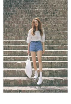 White plaid t-shirt with denim shorts, white socks, and white sneakers Korean Fashion Summer Street Styles, Korean Fashion Shorts, Korean Fashion Winter, Korean Fashion Summer, Korean Fashion Kpop, Korean Fashion Casual, Mia 3, Korean Fashion Women