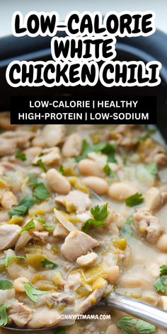 Honestly, this is the best healthy, low-calorie white chicken chili recipe you will ever try! Don't take my word for it, go ahead and try it and you'll thank me later. Leftover Chicken Breast Recipes, Healthy White Chicken Chili, White Chili Chicken Recipes, Low Calorie Chicken Recipes, White Chicken Chili Healthy, Leftover Chicken Breast, White Chicken Chili Recipe, Low Calorie Chicken, Creamy White Chicken Chili