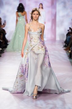 Runway Gowns, Georges Chakra, Dress With Flowers, Runway Fashion Couture, 파티 드레스, Fairytale Dress, فستان سهرة, Glam Dresses