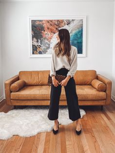 Night Out Outfit Dinner Classy, Autumn Dinner Date Outfit, Dinner Looks Outfit Night Out Fall, Business Night Out Outfit, Work Night Out Outfit Winter, Autumn Date Night Outfit Casual, Wide Leg Pants Outfit Date Night, Night Out Work Outfit