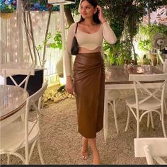 Was A Little Too Big Long Brown Leather Skirt, Knotted Skirt, Brown Leather Skirt, Zara Skirts, Easy Trendy Outfits, Lookbook Outfits, Favorite Dress, Trendy Outfits, Leather Skirt