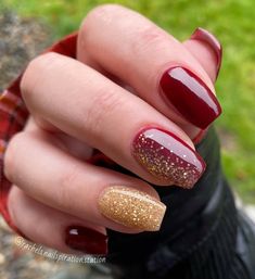 Thanksgiving Red Nails, Maroon And Gold Nails, Sistaco Nails, Nails Art Winter, Nail Art 2022, 2022 Nails, Purple Glitter Nails, Tips Nails, Nails Art Ideas