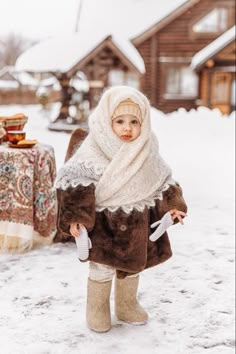 Winter Family Photoshoot, Winter Family Photos, Russian Culture, Winter Family, Winter Love, Christmas Photoshoot, Russian Fashion, Fashion Fits