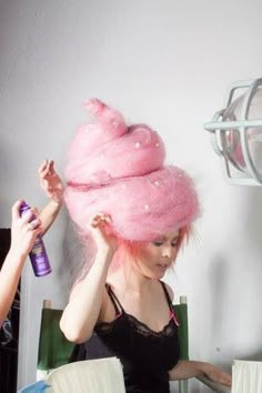 Cotton candy hair! The good kind! :) Cotton Candy Halloween Costume, Diy Cotton Candy, Cotton Candy Costume, Candy Halloween Costumes, Cabelo Pin Up, Karneval Diy, Candy Costume, Cotton Candy Hair, Candy Costumes