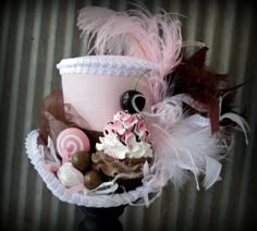 I love this hat.  I'm not sure if I can sell it. It's from 'My Pink Lady' Collection ✿.｡.:* *.:｡.✿ Mini Top Hats, Alice In Wonderland Diy, Tea Hats, Steampunk Top Hat, Clever Halloween Costumes, Easter Hats