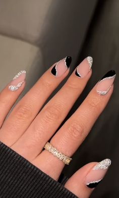 Black Nails With Glitter Almond, Black And Silver Prom Nails Almond, Black Sparkly Prom Nails, Nails To Match Black Dress Prom, Black Classy Nails, Beetle Nails, Black And Silver Nail Designs, Sparkly Black Nails, Black Prom Nails