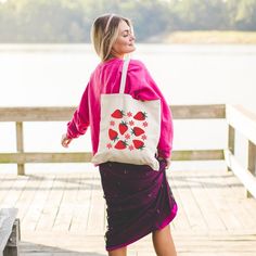 Our Strawberry Canvas Tote Bag is a cute and eco-friendly reusable grocery bag, perfect for everyday use. This whimsical boho floral market tote is ideal for farmers markets and all your shopping needs. 𝐏𝐑𝐎𝐃𝐔𝐂𝐓 𝐅𝐄𝐀𝐓𝐔𝐑𝐄𝐒: 🌸 100% Cotton canvas for durability 🌸 Flat corners for a sleek design 🌸 Carrying handles with reinforced stitching 🌸 Heavy fabric for sturdiness (12 oz/yd² (406.9 g/m 🌸 Sewn-in label for authenticity 𝐂𝐀𝐑𝐄 𝐈𝐍𝐒𝐓𝐑𝐔𝐂𝐓𝐈𝐎𝐍𝐒: 🌸 Do not iron directly Floral Market, Trendy Tote Bags, Farmers Markets, Market Tote, Reusable Grocery Bags, Boho Floral, Canvas Tote Bag, Grocery Bag, Sew-in Labels