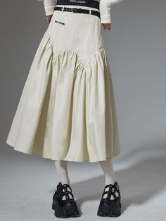 Material: white/Cotton100%grey/Polyester77% Viscose17% Spandex6%Size: SML Model: 170cm/48kg Length Waist S 75cm 64cm M 78cm 68cm L 81cm 72cm Embroidered Skirt, White Skirt, Mode Inspo, 가을 패션, Mode Vintage, Mode Inspiration, Vivienne Westwood, Aesthetic Clothes, Fashion Inspo Outfits