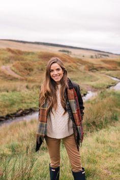 Mountain Fits, Connecticut Fashion, Scotland Outfit, Tweed Women, Scotland Fashion, Waxed Jacket