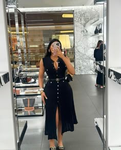 sophisticated style | Mirror selfie Elegant Outfit Classy Rich, Style Mirror Selfie, Chic Dress Classy, Classy Outfits For Women, Stylish Work Attire, Elegant Dresses Classy, Classy Work Outfits