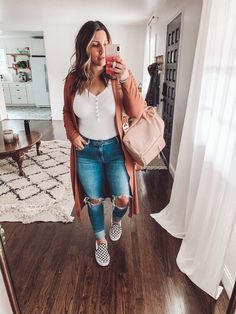 http://liketk.it/2JnB6 #liketkit @liketoknow.it #LTKcurves #LTKstyletip #LTKunder100 Checkered Vans Outfit, Outfit Ideas Midsize, Midsize Fall Outfits, Mom Outfits Fall, Outfits Shorts, Ripped Jeans Outfit, Midsize Outfits, Plus Size Fall Fashion, Nashville Outfits