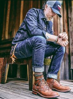 Older Mens Fashion, Men's Denim Style, Selvage Denim, Men's Waistcoat, Workwear Style, Denim Outfits, Mens Fashion Rugged, Mens Attire, Rugged Style