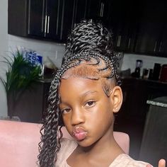 cornrow at the front and twist at back with edges Cute Hairstyles Cornrows, Cute Hair With Braids, Black Hair Braids Styles Easy Hairstyles, Cute Black Hairstyles With Weave, Heart Kids Hairstyles, Fulani Braids With Bun, Natural Hair Down Styles, Lemonade Fulani Braids Kids, Simple Fulani Braids For Kids