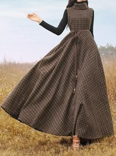 40s Mode, Vintage Dresses Online, Brown Turtleneck, Old Fashion Dresses, Shop Dress, Sleeveless Turtleneck, Modest Fashion Outfits, 가을 패션, Unique Designers