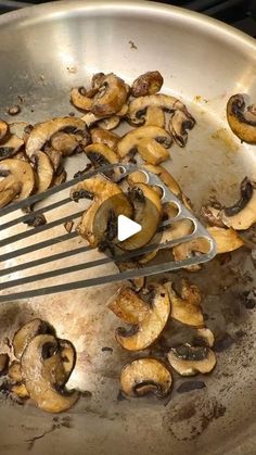 Kathleen Ashmore on Instagram: "📣Chef tip - Yes, it’s that easy 🍄‍🟫
This method makes all the difference, save this video and share it with the mushroom skeptics in your life.  Mushrooms are full of water, and water is the enemy of browning so just a few details make it simple to achieve the glossy, buttery mushrooms of your dreams.  Can’t wait to hear what you think 🩷
.
.
.
#learntocook #cookingathome #cheftips" Buttery Mushrooms, Kathleen Ashmore, Orange Margarita, Hungry Girl Recipes, Mushroom Dish, How To Cook Mushrooms, Food Substitutions, Recipe Videos