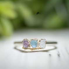 Voici votre chance d'avoir ou d'offrir une bague unique avec les pierres de naissance de chacun de vos proches.
✦ COMMENT COMMANDER VOTRE BAGUE ✦
▪︎ Sélectionnez la taille de votre bague (pour les demi-tailles, merci de le préciser dans la fenêtre Personnalisation)
▪︎ Sélectionnez le nombre de pierres et le matériel que vous souhaitez parmi ces options :


Argent : Argent sterling, électroformé puis plaqué en Argent fin 99.9
Plaqué Or 18k : Anneau en Or rempli 14k, électroformé puis plaqué en or Fine Jewelry Multi-stone Diamond Promise Ring, 14k Gold Emerald Cut Birthstone Promise Ring, Emerald Cut Three Stone Birthstone Ring, 14k Gold Emerald Cut Birthstone Ring, Emerald Cut Birthstone Ring For Promise, Heirloom Emerald Cut Birthstone Promise Ring, 14k Gold Promise Crystal Ring With Birthstone, Fine Jewelry Multi-stone Sapphire Promise Ring, 14k Gold Moonstone Promise Ring With Accent Stones