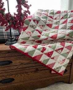 Uptown Half Square Triangle HST Scrappy Quilt Block Pattern - Etsy Modern Christmas Quilt, Hst Quilt, Half Square Triangle Quilts Pattern, Triangle Quilt Pattern, Triangle Quilts, Log Cabin Quilt Pattern, Christmas Quilt Patterns, Half Square Triangle Quilts, Quilt Sewing Patterns