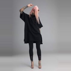 Urban People, Cyberpunk Clothes, Loose Tunic, Black Tunic Tops, Oversized T Shirt Dress, Long Kaftan, Cyberpunk Fashion, Light Dress, Standard Dress