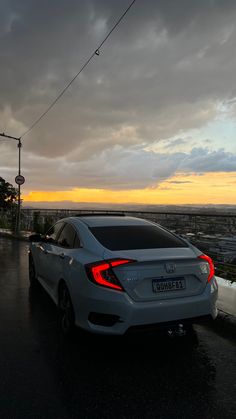 Literalmente um Belo Horizonte e um Civic maravilhoso para vocês curtirem Civic Car Wallpaper, Honda Civic Aesthetic, Honda Civic Wallpaper, Civic Wallpaper, Civic G10, Honda Civic Car, Night Rides Snapchat, Civic Car, Honda Accord Sport