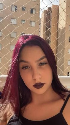 Marsala violeta Cherry Coke Dark Red Hair Color Burgundy, Wild Orchid Hair Color, Blood Red Hair Color, Burgundy Purple Hair, Dark Magenta Hair, Reddish Purple Hair, Raspberry Hair Color, Pelo Color Borgoña, Pelo Color Vino