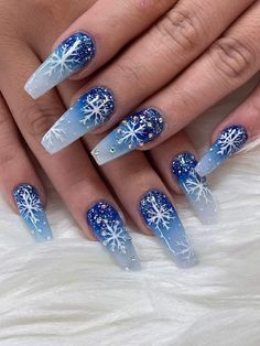 Nails Gel Christmas, Gel Christmas Nails, Christmas Nails Gel, Acrylic Christmas Nails, Nails Acrylic Christmas, Christmas Nail Designs Easy, Christmas Nail Polish, Blue Christmas Nails, Christmas Nail Colors