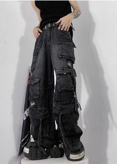 Blue And Black Outfit, Tomboy Fits, Stylish Street Style, Pocket Designs, Alt Clothes, Denim Cargo Pants, Cyberpunk Fashion, Denim Cargo, Kawaii Fashion Outfits