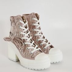 Converse Chuck 70 De Luxe Heel Hi High Top Chaotic Neutral Pink Cream / Egret Platform Boots A09780c Nwt Brand: Converse Model: Chuck 70 De Luxe Heel Style Code: A09780c Color: Chaotic Neutral / Egret Gender: Women's. Size Guide: Us Women's 5.5 / Uk 3.5 / Eur 36 / Cm 22.5 Us Women's 6 / Uk 4 / Eur 36.5 / Cm 23 Us Women's 6.5 / Uk 4.5 / Eur 37 / Cm 23.5 Us Women's 7 / Uk 5 / Eur 37.5 / Cm 24 Satin Standout A Chic Take On The De Luxe Heel. Allover Wrinkled Satin Brings Unexpected Texture And A Rit Casual Pink Lace-up Heels, Beige Low-top Spring Boots, Beige Low-top Boots For Spring, Pink Lace-up Leather Heels, Pink Lace-up Heels With Reinforced Heel, Heeled Converse, Converse High Heels, Chuck 70 De Luxe Heel, Converse Shoes High Top