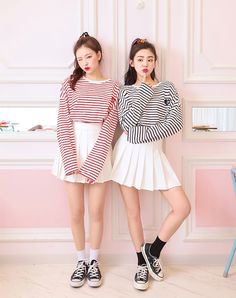 Outfits For Twins, Ullzang Bestie, Twins Girl, Twin Fashion, Fashion Outfits Korean, Outfits 2000s