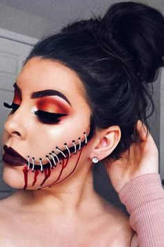 41 Easy DIY Halloween Makeup Looks | Page 4 of 4 | StayGlam Easy Diy Halloween Makeup, Gory Halloween Makeup, Halloween Makeup Diy Easy, Diy Halloween Makeup, Creepy Halloween Makeup, Halloween Makeup Diy, Halloween Makeup Pretty, Cool Halloween Makeup, Amazing Halloween Makeup