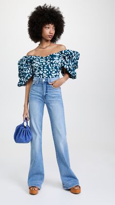 The Best Flare Jeans Outfit Ideas You'll Obsess Over Jeans Trend, Denim Flare Jeans, Kick Flare Jeans