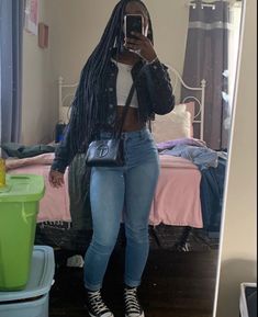 Jean Shorts Outfit Black Women School, Cropped Jean Jacket Outfit Baddie, Cute Outfits With Blue Jeans, Plain Jeans Outfit, Jean Jacket And Jeans Outfit, Jean Jacket Outfits Black Women, Jean Outfit Black Women, Long Sleeve Crop Top Outfits, Back To School Outfits Black Women