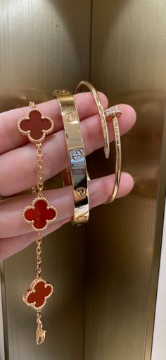 Van Cleef And Cartier Bracelet Stack, Just Un Clou Bracelet, Cartier Bracelet Stack, Cartier Juste Un Clou Bracelet, Jewelry Gold Bracelet, Juste Un Clou Bracelet, Xoxo Jewelry, Dope Jewelry Accessories, Jewellery Trends