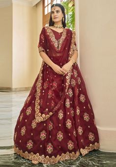 Maroon Lehenga, Bridesmaid Lehenga, Lehenga Red, Lehenga Choli Wedding, Organza Lehenga, Lehenga Online, Fabric Butterfly, Embroidered Lehenga, Ghagra Choli