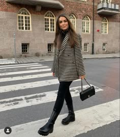 Vinter Mode Outfits, Europe Outfits, Blazer Outfit, Legging Outfits, Work Fits, Winter Outfit Inspiration, Paris Outfits